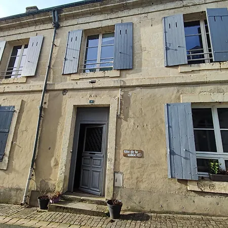 De La Vallée à Sarthe Bed and breakfast *