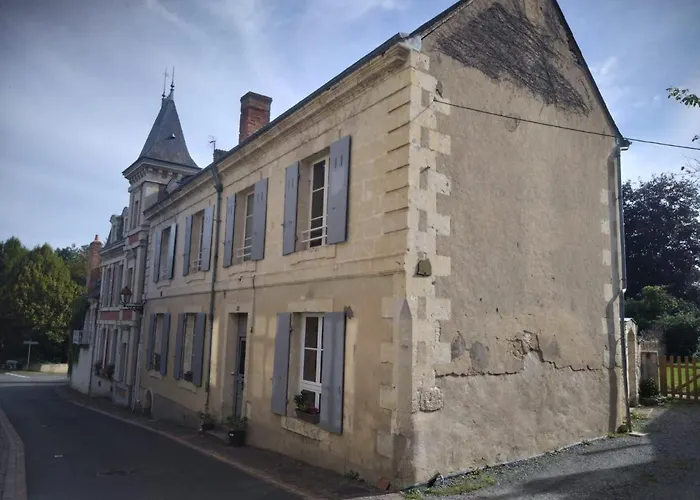 De La Vallée à Sarthe Bed and breakfast *