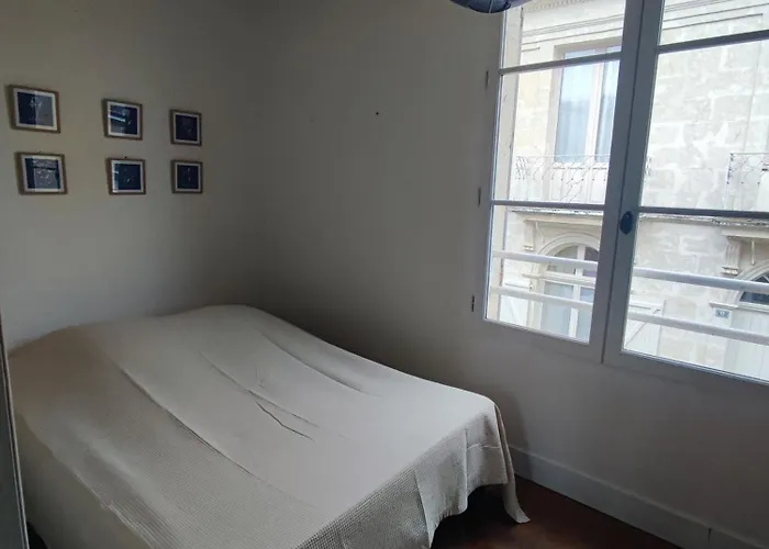 De La Vallée à Sarthe Bed and breakfast *