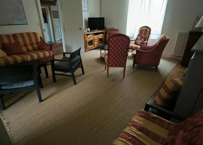 De La Vallée à Sarthe Bed and breakfast *